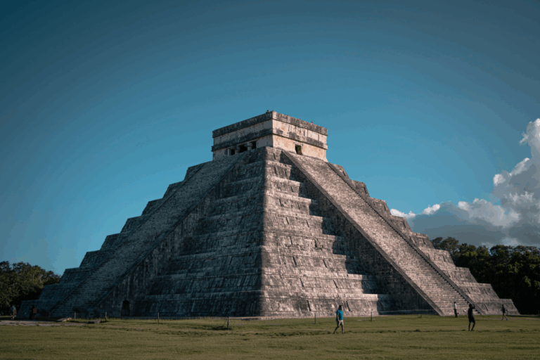 Mais que aprender espanhol: mergulhe nas cores, sabores e tradições do México.